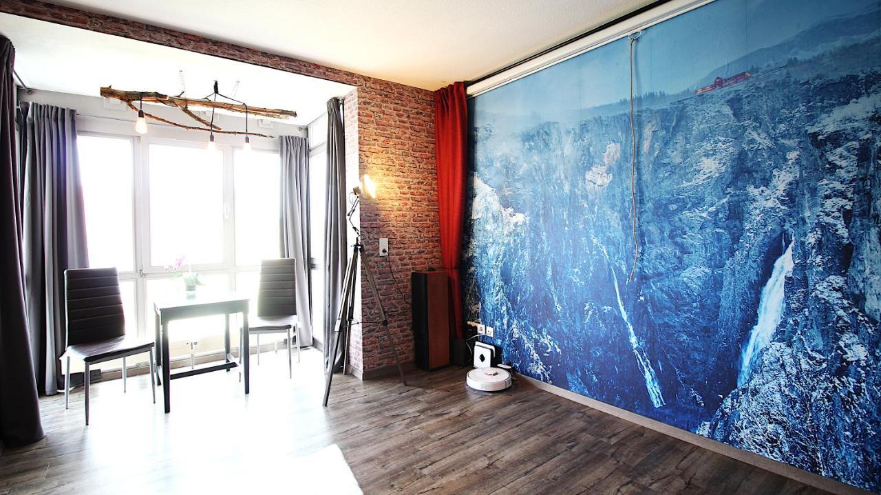 Home Cinema, Parking Space Wurzburgo Exterior foto