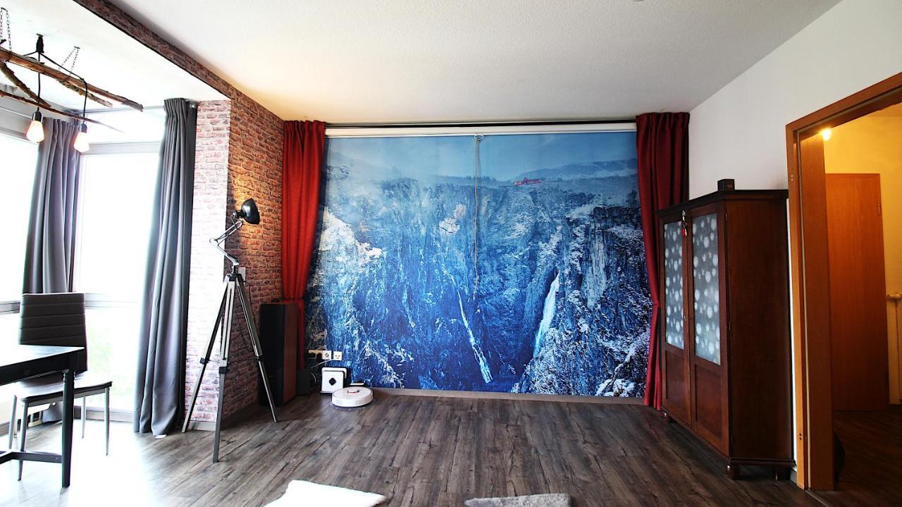 Home Cinema, Parking Space Wurzburgo Exterior foto