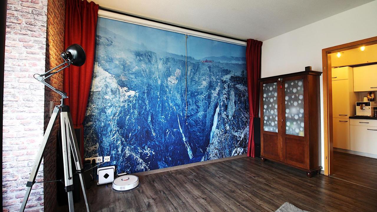 Home Cinema, Parking Space Wurzburgo Exterior foto